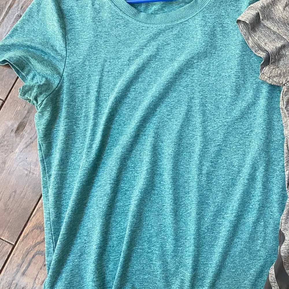Athleta Uptempo short sleeve top medium teal $59 value